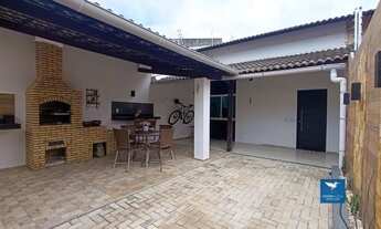 Imagem 2: Casa Plana Solta com Móveis Projetados e Deck com Churrasqueira em Eusébio, Porteira Fecha