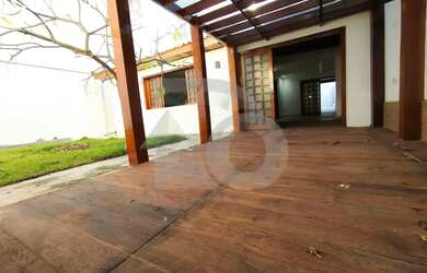 Imagem 5: Casa Alto Padrão com 3 Quartos, Suíte e 3 Vagas Para Venda na Atalaia