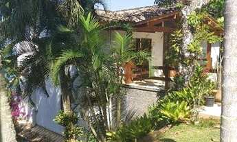 Imagem 4: Ubatuba : Toninhas - Casa de Alto Padrão a venda frente ao mar com 5 Suítes Piscina e Área