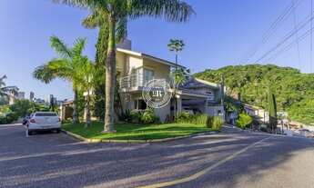 Imagem 4: Casa decorada com 325m² à venda no condomínio horizontal Ariribá