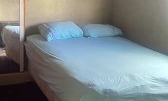 Imagem 5: Duas casas e uma loja