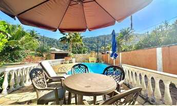 Imagem 2: Perto da praia - Casa à venda com 4 dormitórios - Piscina e churrasqueira - 3 vagas - Guai