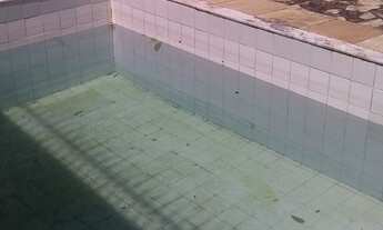 Imagem 2: 400m construídos, piscina, 4 quartos, armários, financia