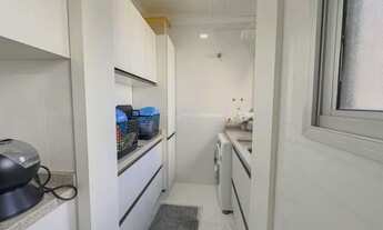 Imagem 4: Apartamento reformado na divisa do Água Verde com o Portão. 60m² privativos. Cozinha Espaç