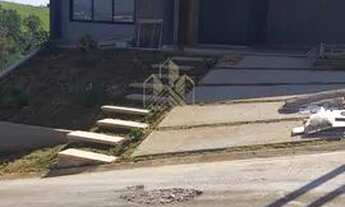 Imagem 2: Casa com 3 Dorm. sendo 3 Suítes localizado em Condomínio Bragança Paulista - SP