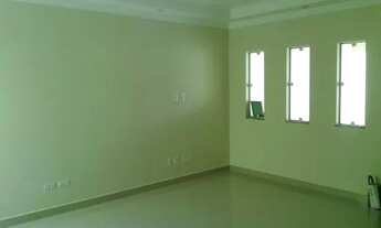 Imagem 2: Sobrado para venda possui 120 metros quadrados com 3 quartos em Jardim Via Dutra - Arujá