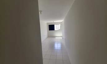 Imagem 3: ALUGUEL<br>Apto com 3 quartos, sendo 01 suíte, no EDF. Sorrento, Ponta Verde.<br