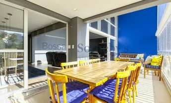 Imagem 3: Apartamento com pé-direito duplo e vista ampla