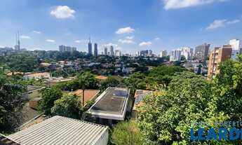 Imagem: SOBRADO - VILA MADALENA - SP