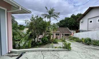 Imagem 2: Casa com 3 dormitórios à venda no Centro Histórico de São José, SC