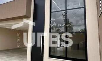 Imagem 3: Casa à venda no Setor Garavelo 3 suítes, área gourmet e piscina aquecida, próxima ao Jard