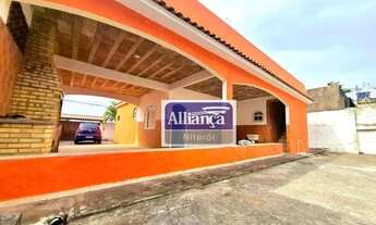 Imagem 6: Casa linear com 2 dormitórios, 1 suíte, churrasqueira em área coberta, quintal e 3 vagas d