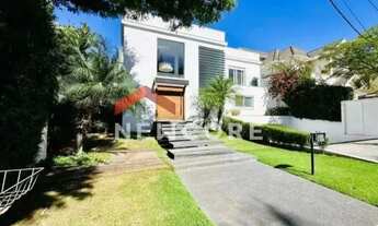 Imagem: Casa de condomínio em Alameda Berlim