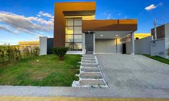 Imagem 3: Casa térrea com 3 suítes plenas sendo 1 com closet, localizada no condomínio Jardins Porto