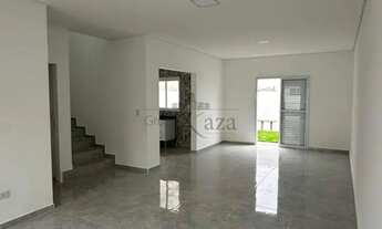 Imagem 3: Oportunidade - Casa Sobrado - Jardim Santa Júlia - 3 Dormitórios - 145,60m²