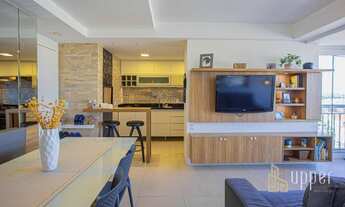 Imagem 2: Apartamento com 2 dormitórios à venda, 69 m² por R$ 628.000,00 - Jardim Lindóia - Porto Al