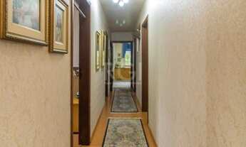 Imagem 4: Casa de 289m² - 3 dormitórios, 1 suíte, 4 salas, churrasqueira, pátio e 4 vagas de garagem