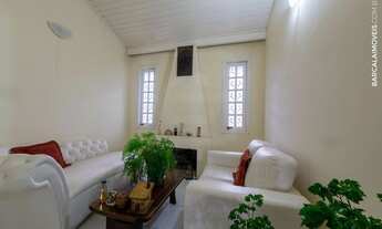 Imagem 6: Mansão localizado no condomínio Alpes de Caieiras, em meio ao verde da Serra da Cantareira