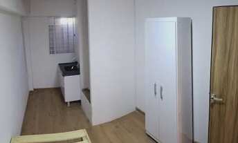 Imagem 2: KITNET e QUARTOS no BIgorrilho e Batel com estacionamento