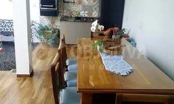 Imagem: Belíssima casa estilo sobrado a venda no