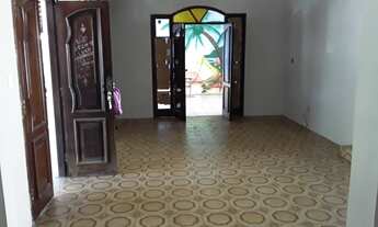 Imagem 3: Casa para venda possui 292 metros quadrados com 4 quartos