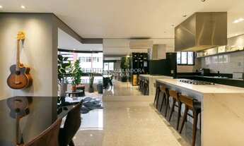 Imagem 6: Apartamento de Alto Padrão no Batel Este apartamento foi totalmente reformado e recebe voc