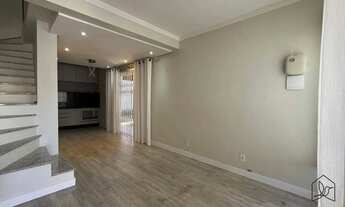 Imagem 6: Sobrado geminado de esquina no bairro Iririú