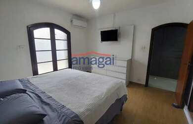 Imagem 15: Casa de Alto Padrão no Centro de Jacareí - Seu Refúgio com Piscina, 3 Suítes, Lazer, e Mui