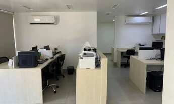 Imagem 4: Sala comercial totalmente reformada