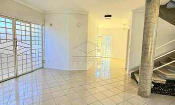 Imagem 4: LINDA CASA COM PISCINA EM ÓTIMA LOCALIZAÇÃO