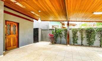 Imagem 3: Casa térrea muito bem localizada. A somente 100m da Al. Lucas