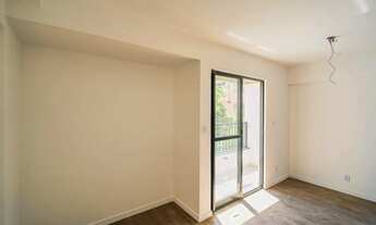 Imagem 4: Studio Rooftop na Rua Padre Café - disponível para venda