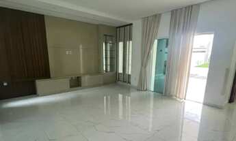 Imagem 2: Casa duplex semimobiliada no Condomínio Jardins da Serra, disponível Venda e Aluguel