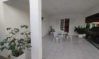 Imagem 4: Casa à Venda na AABB com Piscina e Terreno de 793 m² - Serra Talhada