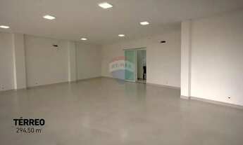 Imagem 4: Locação Imperdível! Sala Comercial de Alto Padrão com Mezanino e Fachada Total em Vidro