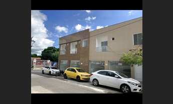 Imagem: Alugo Kinet em frente à igreja do Selesiano