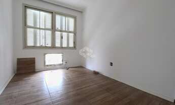 Imagem 3: Apartamento para venda possui 82 metros quadrados com 2 quartos em Menino Deus - Porto Ale