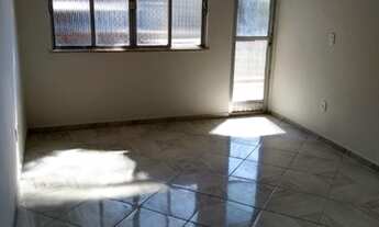 Imagem 2: Apto de 2 quartos com vaga de garagem em IRAJÁ