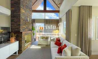 Imagem 3: Casa com 4 suítes mobiliada no Condomínio Alphaville em Gramado