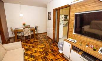 Imagem 6: Apartamento de dois dormitórios totalmente reformado bairro São Geraldo em Porto Alegre