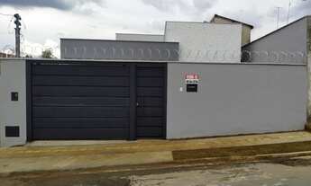 Imagem 4: Casa de 3 quartos sozinha no lote