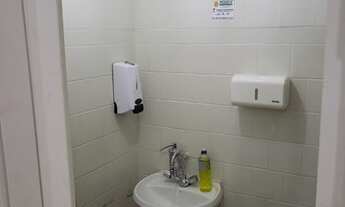 Imagem 4: Ampla sala possui 54 metros quadrados junto a Dias da Cruz e estação do Méier - Rio de Jan