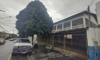 Imagem 1: Casa para Locação em Goiânia, Jardim América, 3 dormitórios, 3 suítes, 4 banheiros, 2 vaga