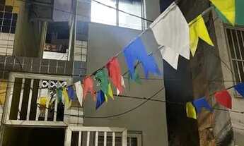 Imagem 6: QUARTO e BANHEIRO Bairro Boca do rio Rua Emiliano Galiza número 19 Condomínio Brasil