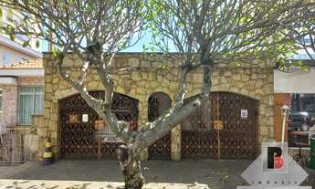 Imagem 2: Casa terreá para locação em frente a uma praça bem tranquila e com vigia 24 horas