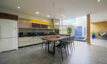 Imagem 2: Casa de condomínio para venda possui 300 metros quadrados com 5 quartos