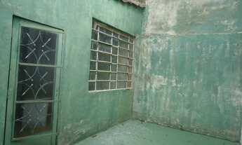 Imagem 6: Casa para aluguel e venda tem 240 metros quadrados com 4 quartos