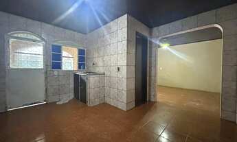 Imagem 3: QR 521 - CASA DE ESQUINA 2 QUARTOS