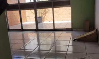 Imagem 2: Sobrado à venda no Jardim Roberto, Osasco: 3 dormitórios, garagem coberta e mais!