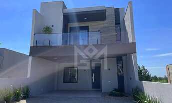 Imagem: Casa com Suíte e Piscina no Bairro Bela